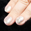 Kép 2/2 - Diamond Nails Gél Lakk DN110 Arany csillám ezüst hexagonokkal 